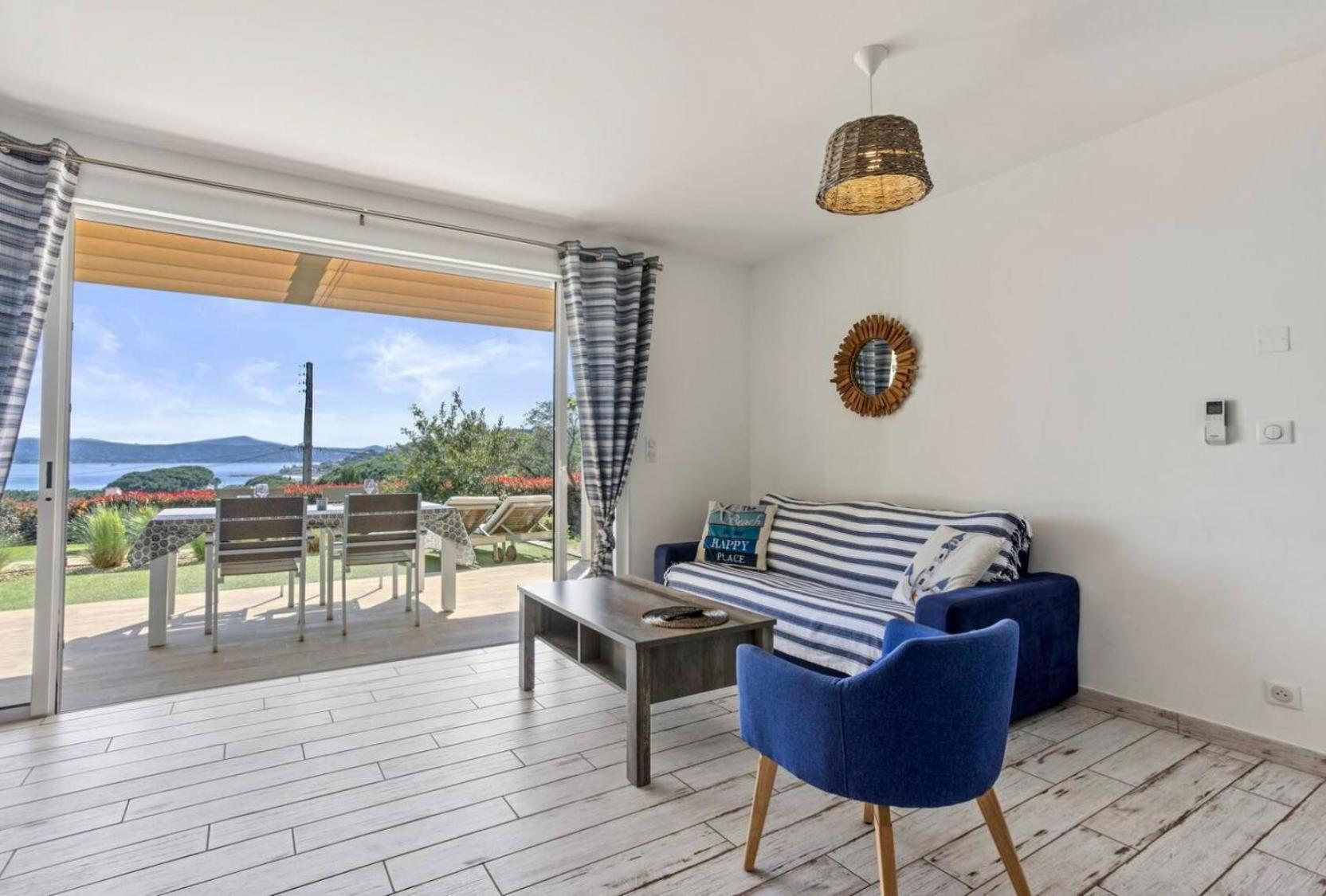 La Bastide Du Soleil Apartment Сен Максим Стая снимка