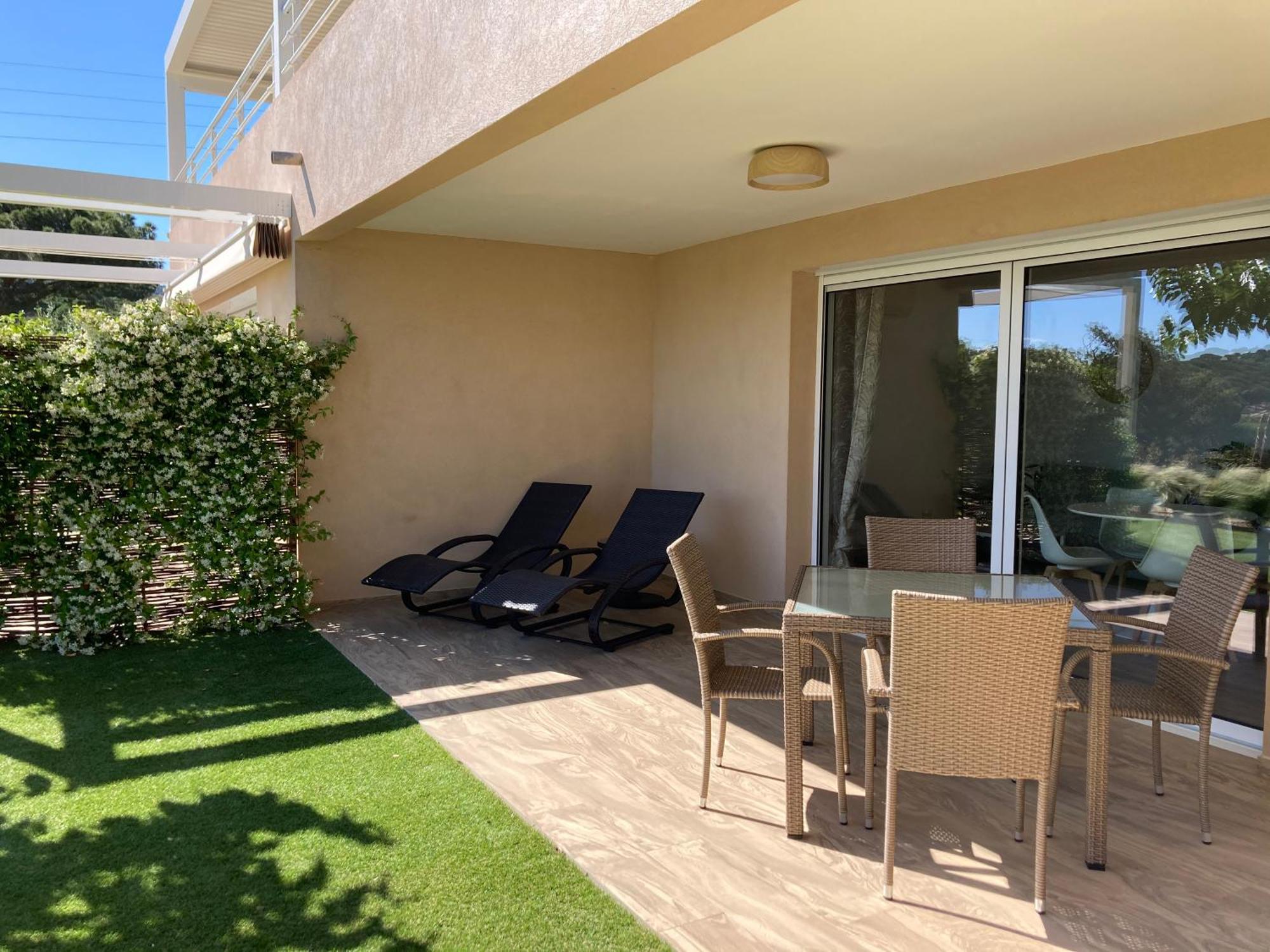 La Bastide Du Soleil Apartment Сен Максим Стая снимка